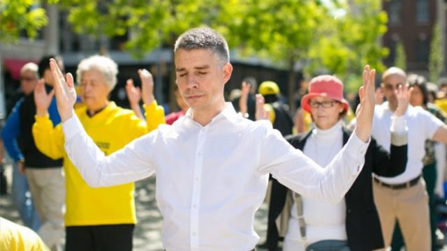 Falun Dafa practitioners exercising in US